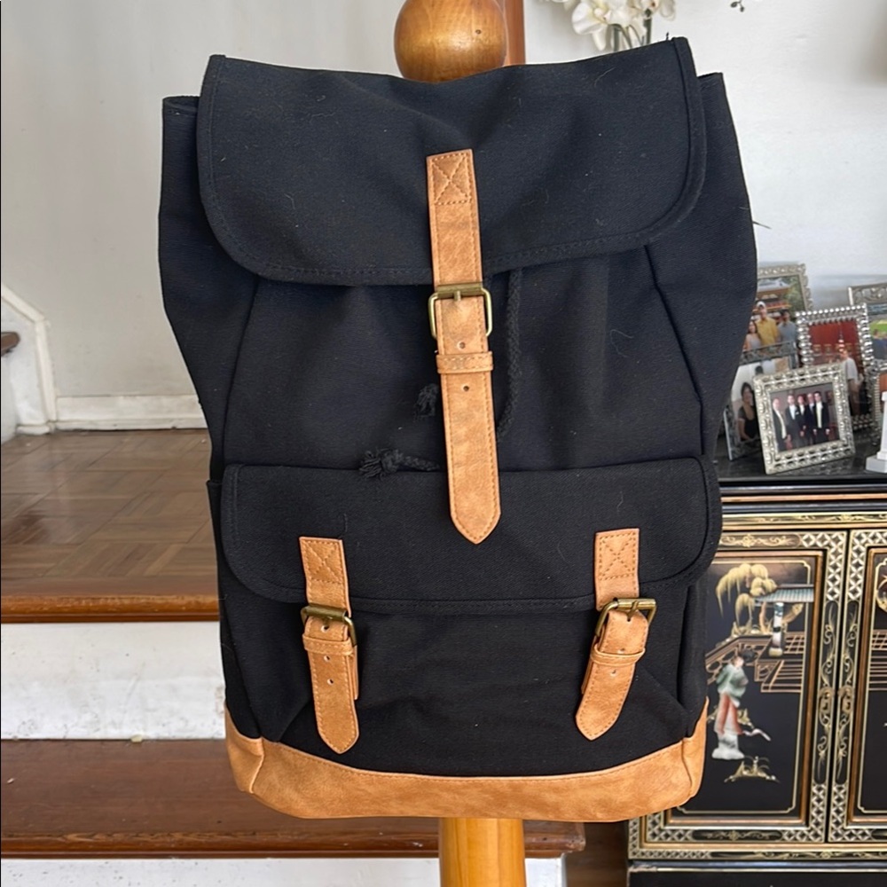 NWOT DSW black faux canvas backpack